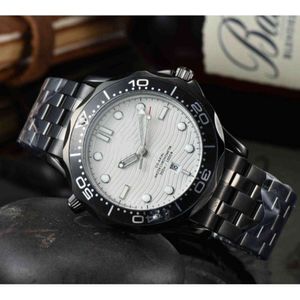 Designer OMG Watch Three Needle Solid Steel Strip Mens Full Function Quartz Timing Business Europe Small All Seahorse