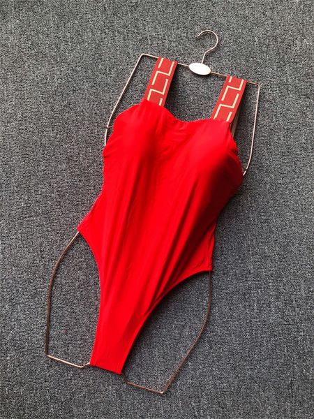 Designer de maillots de bain en une seule pièce Females Hot Spring Beach Swimsuits Vacation Sexy Bikini Two-Piece Set