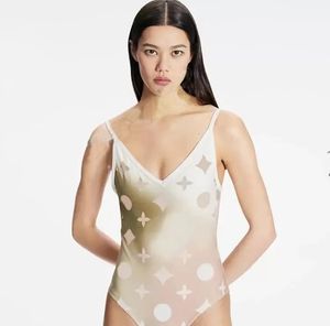 Designer One Womens Summer Beach Bikini Bikini en deux pièces SEXY SEXY Fashion Sous-vêtements doux