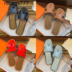 Designer Oran Top Sandals de mode Sandals de luxe Fippe Flip Flip Flip Crocodile Skin Slide Ladies Beach Sandale Summer Généfice