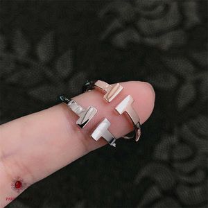 Designer Original Creative Fashion Trendsetter Tiffaysdis Double T Ring Diamond Free lisse Face Mens and Womens 925 Silver Ring