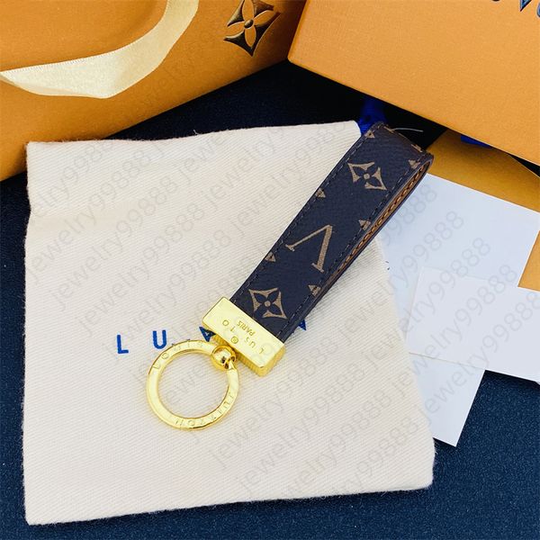 Adorno de diseñador Llavero de cuero Nuevos Coches de lujo Bolsa Llavero Mujeres 2023 Oro Amor Regalo Amante Llaveros Moda Cordones versátiles para llave