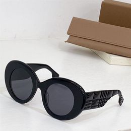 Designer Lunettes de soleil à plaid ovales hommes femmes Vintage Vintage Shades Black Numes conduisent un grand logo à lunettes de soleil polarisées 4370 Fashion 256E