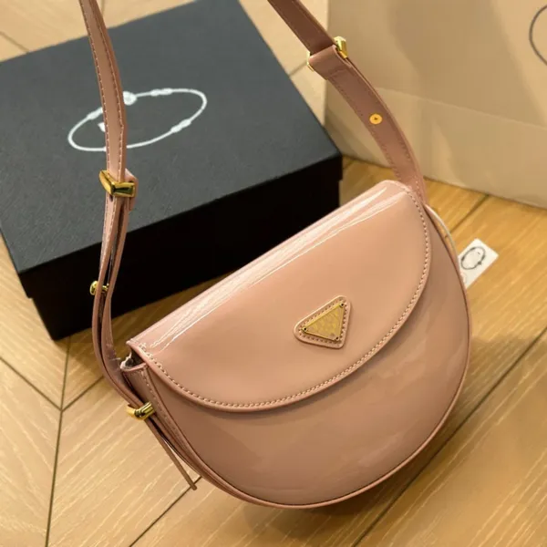 Designer P Épaule Logo Sacs En Cuir Verni Nouvelle Arrivée Femmes Cross Body Sac 20cm Taille 5 Couleur Demi-Lune Sacs Hasp Top Qualité Avec Boîte D'origine