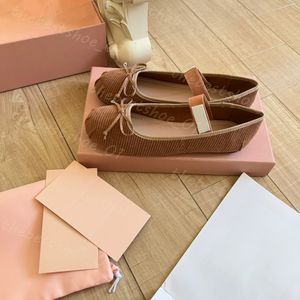 Diseñador Paris Ballet Diseñador de moda Zapatos de baile profesionales Suela gruesa milimétrica Bombas de arco Zapatos individuales Sandalias planas Zapatos casuales de marca para mujer