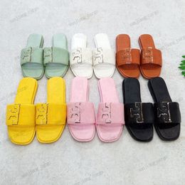 Diseñador patente de cuero mate toboganes sandalias de tanga para mujeres 2024 jalea de verano silicona casual flip chanclas piscina zapatillas para exteriores