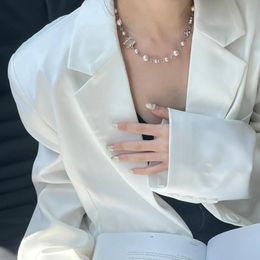 Collares de cadena de diamantes de perlas de diseñador Estilo boutique Collares de regalo de Navidad Joyería de moda de mujer romántica Cadena larga Collar con dije de diseño magnífico