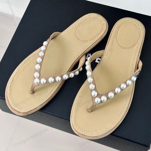 Designer Pearl Thongs Womens Seude Sheedskin tongs-flip-flop slipper plate à talons bas sandale Slip sur mules plates-formes décontractées talon Raffia
