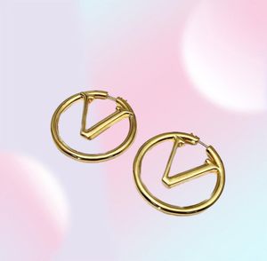 Designer Pendant Ring Ring Stud Big Circle Hoop pour femmes Oreille Luxurys Designers Lettre V Boucles d'oreilles Stud Gift9271602