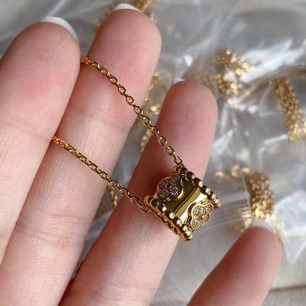Collar colgante de diseñador Sweet VanCA V Collar de caleidoscopio de oro chapado con oro grueso y diamantes Collar de moda Mujer Celebridad de Internet 0T8D