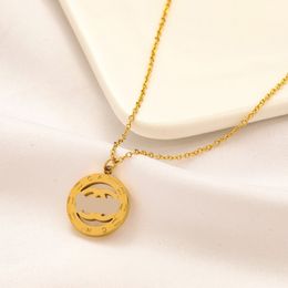 Collares pendientes de diseñador para mujeres Elegante collar de letras redondas Cadenas de gargantilla de alta calidad Accesorios de joyería Chapado en oro Regalo para niñas