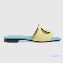 Designer Perfect Summer Slipper Slide Sandales à découpes imbriquées pour femmes Chaussures Lady Flip Flops Slip On Beach Slide Flat Casual Walking Discount Footwear EU35-42