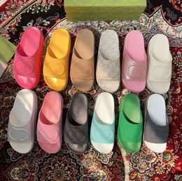 Designer Geperforeerde Slippers Mannen Vrouwen Platform Slippers Gat Verhogen Rubberen Slipper Holle Patroon Slides Zomer Strand Sandaal Hak