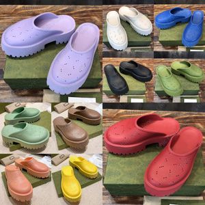 Pantoufles perforées de styliste pour femmes, sandales de luxe d'été décontractées, chaussures compensées en caoutchouc découpées, matériaux transparents, chaussures de plage tendance, taille 35-42