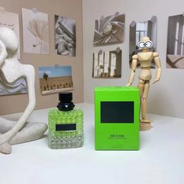 Perfume de diseñador nacido en romaní