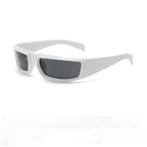 Personnalité designer Fashion Cycling Sport pour les hommes Science et Technologie Tendance Protection oculaire des lunettes de soleil créatives dramatiques