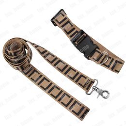 Designer Pet Leash Dog Traction Traction Rope Luxe Letter Huisdieren Choker Verstelbare hondenketenset Mode Brand Merk Dog Ontwerpers Dog Carrars