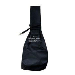 Sac de porte-élingue pour animaux de compagnie pour petits chiens / chats, sacs de transport à l'épaule croisée s'adapte aux chiots de 3 à 15 lb avec sangle et poches réglables pour marcher, voyager, extérieur (noir)