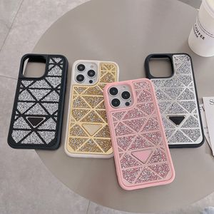 Cas de téléphone de concepteur Fashion Glitter Triangle P Cas pour iPhone 15 14 Pro Max 14pro 13 13pro 12 Pro Max 11 Clear Sequin Rhine Stone Case Bling Shiney Women Cover