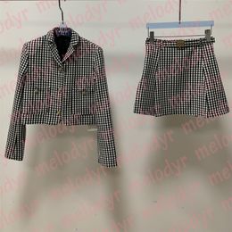 Designer Plaid Blazer Jupe Ensembles Automne Femmes Style Court Vestes Sexy Mini Jupes avec Ceinture Broderie Lettre Deux Pièces Robe Costume