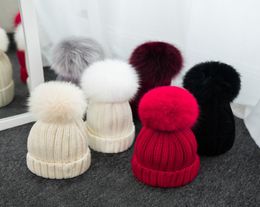 Designer Bons de côtes uniques avec un vrai renard réel raloute Pom Pom en tricot en acrylique Hiver Chapeaux 3 Taille pour bébé pour enfants Adultes Slo5208356