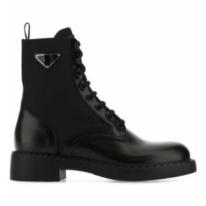 Botas de tobillo con cordones con placa de diseñador Botas de combate de cuero negro para mujer Botas de invierno de tacón plano Zapatos de mujer de alta calidad y plataforma Botas de vehículos de motor de ocio