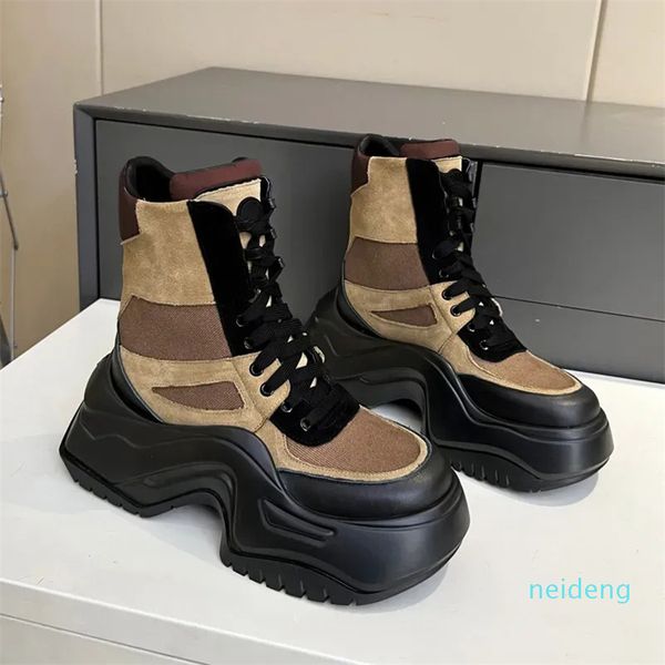 Designer -Platform Bottines Bottines Kaki Noir Daim Cuir Martin Boot Flatform Booties Bas Surdimensionné Sneaker Semelle En Forme De Vague