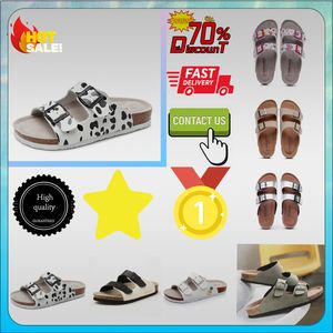 Designer Platform Hoge opkomst dikke zolen PVC pantoffels man Vrouw Lichtgewicht slijtvast Leer rubber zachte zolen sandalen Platte Zomer Strand Slippe