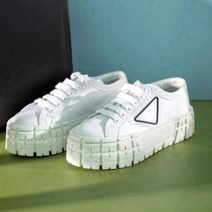 Designer platform canvas schoenen driehoek logo dikke onderkant kleine witte sneakers dames casual sportmerk biscuit all-match verhoogde sneakers mode zomer