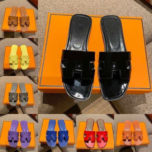 Zapatillas de plataforma de diseñador para mujer marca famosa Playa Clásico Tacón plano Verano Moda flops dama de cuero Diapositivas Hotel Baño Señoras sandalias sexy zapatillas zapatos de mujer