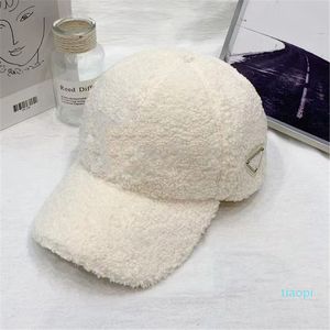 Diseñador gorra de felpa gorras de béisbol moda para mujer para hombre sombrero deportivo Otoño invierno bordado artesanía hombre estilo clásico al por mayor