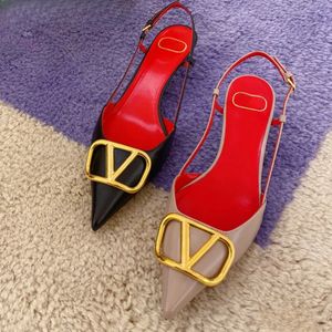 Sandalias puntiagudas de diseñador Tacones altos Zapatos de boda Marca V Hebilla de metal Tacón de cuero real de cuero real 6 cm 8 cm 10 cm Bombas para mujeres con bolsa de polvo rojo 34-44