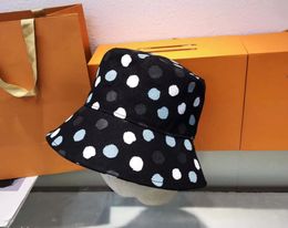 Designer Polka Dot Bucket Hat Dames Summer Vintage Sunshade Big runder emmer hoed gezichtshowing kleine wilde hoeden