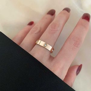 Designer Popular Light Luxury High-End en Niche Design Carter Ring Vrouwelijke persoonlijkheid Titanium Steel Non Fading Instagram Cool Couple