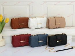 Diseñador Bolsa de sillín portátil Vintage Cadena para mujer Bolsa cruzada con un solo hombro Paquete para axilas Teléfono móvil Mensajero de lujo Monederos de moda