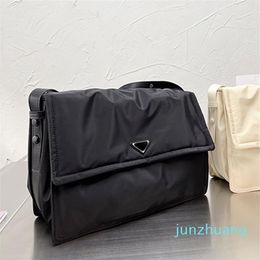 Diseñador- Postman Bag de ocio Nylon Nylon Single Shoulger Messenger Bag Parachute Gran capacidad BA1811 para hombres y mujeres