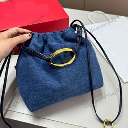 Diseñador POUF Bolsa de piel de oveja suave Mini Vlogo Signature Bag Women Gold Silver Shoulfody Bolse Crossbody Denim Drawstring Handbag Classic Phone Bag 240429