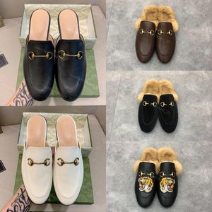 Designer Princetown Slippers Heren Leren Slipper Klassieke Dames Loafers Metalen ketting Sandalen Platte schoen Briefdruk Fluwelen muilezels Winter harige sandaal met doos