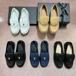 Diseñador Mocasfas acolchadas zapatos de vestir para mujeres Mocass de piel de lamsina FOOL Fashion Flat Canvas Shoe Black Patente Denim Blue Cuero zapatillas de lujo Tamaño 35-40