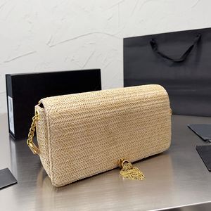 Ontwerper Raffia Straw Summer dames heren geweven strandvakantie tassen uitgehold metalen brief handtas clutch tote crossbody reizen mode handtassen schouderriem tas