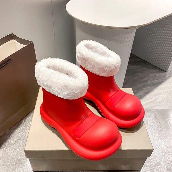 Botas de lluvia de diseñador para mujer, zapatos de agua antideslizantes de moda para adultos, botas cortas casuales impermeables, botines de nieve de invierno con dedo gordo de lana cálida, regalo de Navidad rojo