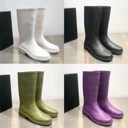 Botas de lluvia de diseñador TOE SQUERAS Mujeres Rainboots gruesas de tobillo impermeable