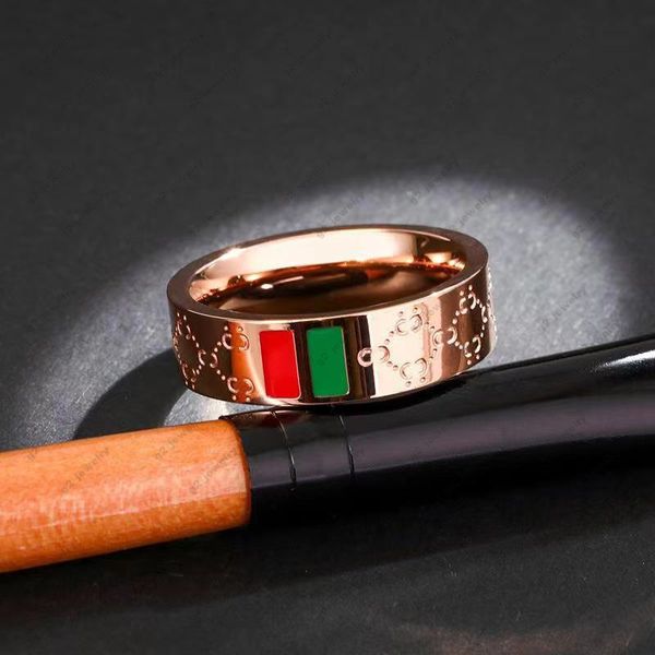 Designer Barres rouges et vertes Ring 5 mm Titane en acier Modèles masculins Modèles pour femmes Rose Rose Gold Couple Ring Wielry avec boîte