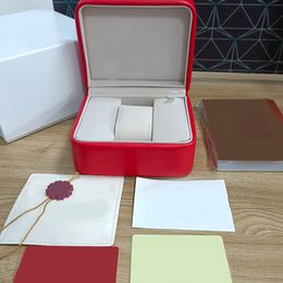 Diseñador Reloj rojo para hombre Reloj de diseñador Caja de alta calidad Fábrica Cuadrado Material de cuero Certificado Caja de regalo Accesorios originales para reloj Montre De Luxe lb