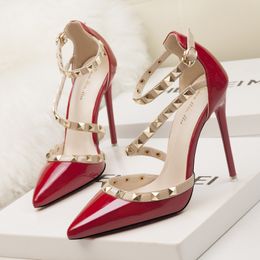 Designer rouge talons chaussures femme extrême talons hauts mariage mary jane chaussures marque italienne rivets valentine chaussures femmes sexy pompes stiletto