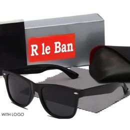 Designer Retro Classic Rale Ban Square Frame Men des femmes polarisés 2140r Lunettes conduisant des lunettes de soleil Protection solaire avec verres à boîte