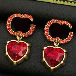 Designer Retro Eardrops Femmes Ruby Love Heart Dangle 18K Gold Plated Fill Crtstal Red Diamante Pendant Boucles D'oreilles Cadeaux De Fête Bijoux