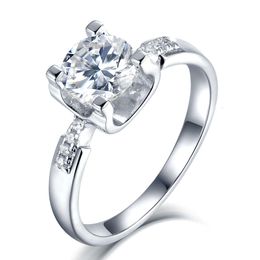 Bague de créateur Bague classique en argent sterling 925 du Japon et de la Corée du Sud Bague de proposition pour femme avec tête de taureau à quatre griffes Bague de pierres précieuses en diamant serti vide de 1 ct