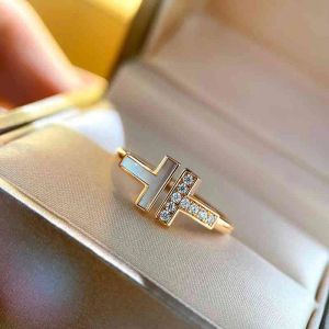 Anillo de diseño Anillo doble Serling Sier Plaed Apertura de oro rosa con incrustaciones de diamante Medio aniversario de bodas para mujer Regalo con caja