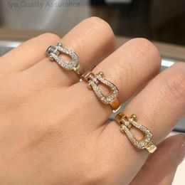 Designer Ring For Woman Feds Luxe Charm Ring F Familie Horseshoe Buckle Vgold Diamond Ring voor vrouwen met hoogwaardige ontwerp Sense Light Luxe mode klein stel r